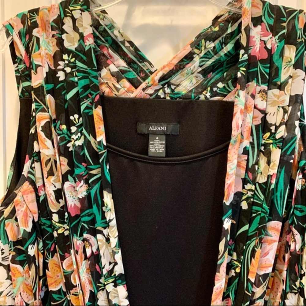 Alfani Black & Green Floral Top 4 - Picture 2 of 8